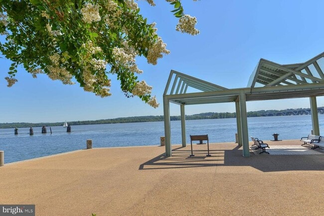 Building Photo - 700 Kahn Pl