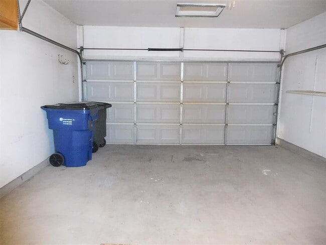 Building Photo - 911 Middle Brook Dr
