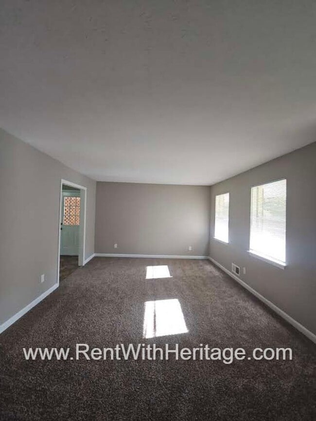Building Photo - WOW! Fantastic Ranch With All The Upgrades...