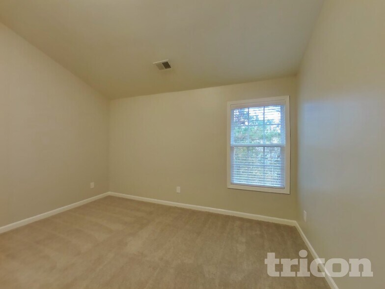 Building Photo - 173 Cliffhaven Cir