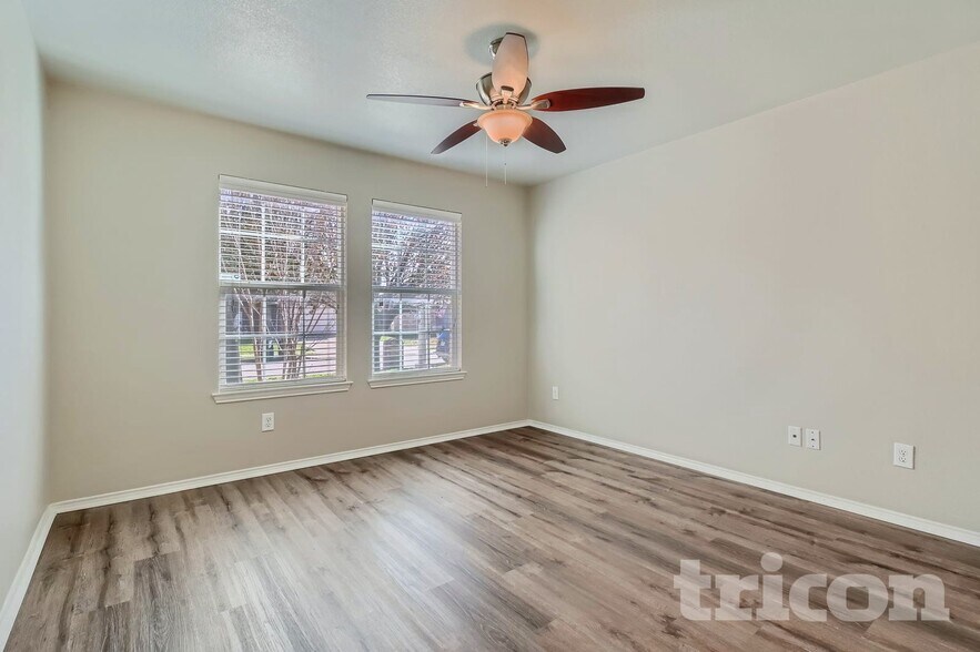 Building Photo - 10317 Fossil Valley Dr