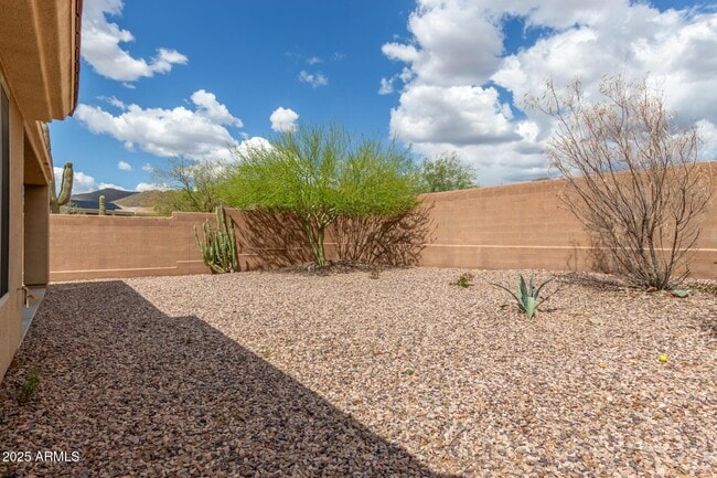 Building Photo - 1744 W Turtle Hill Dr