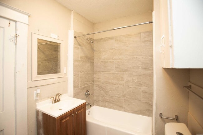Building Photo - 4224 W 16th St