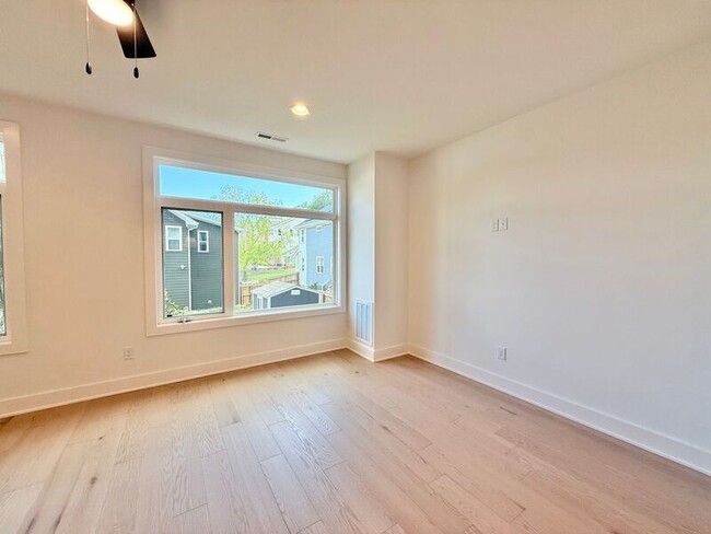 Building Photo - 624 Rocky Knob Ct