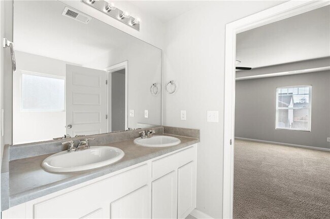 Building Photo - 3138 Cedar Crest Way