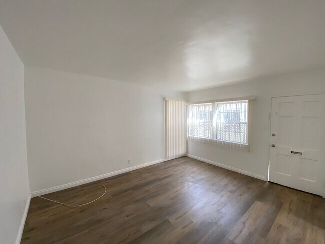 Building Photo - 4080-4084 Leimert Blvd (On sale)