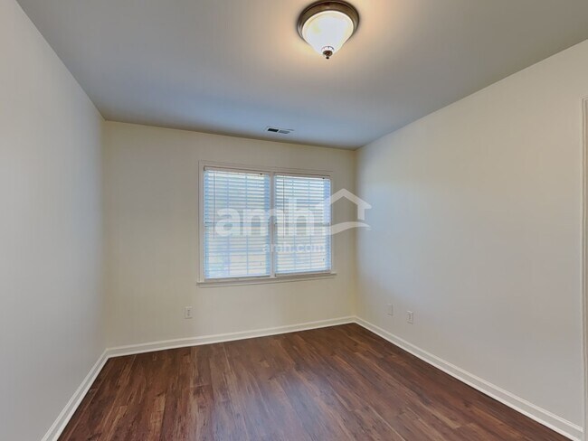 Building Photo - 905 Alba Rose Ln