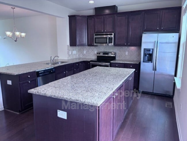 Building Photo - 6025 Kentworth Dr