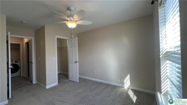 Building Photo - 251 Milkweed Dr