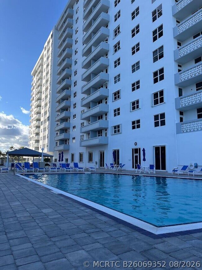 Building Photo - 4250 Galt Ocean Dr