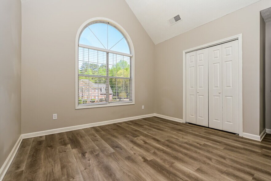 Building Photo - 135 Stratmore Pl