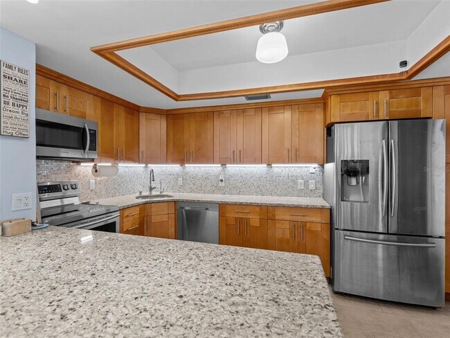 Building Photo - 7100 Sunshine Skyway Ln S