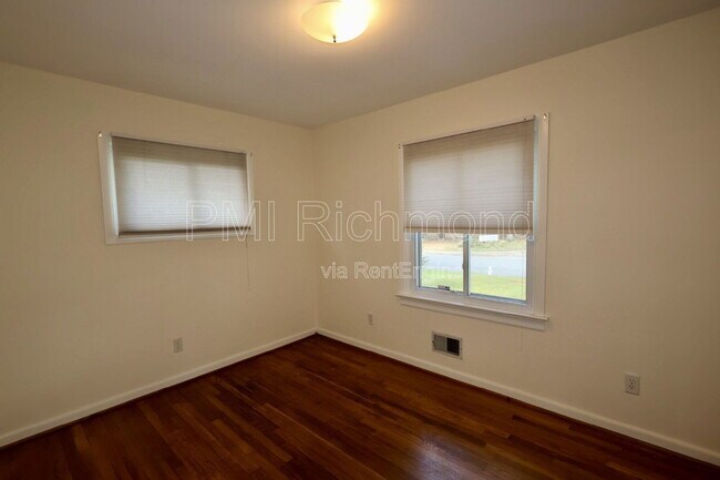 Building Photo - 9107 Mapleview Ave