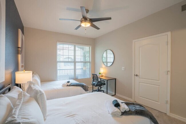 Building Photo - 10 W Minnezona Ave