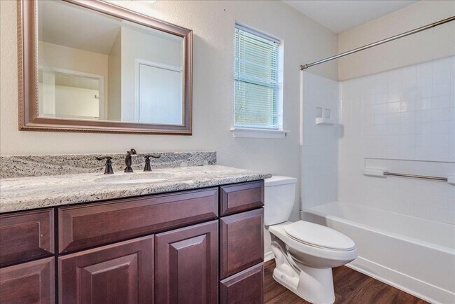 Building Photo - 267 Carolyns Way