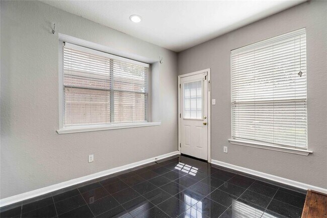 Building Photo - 3711 Hill Family Ln