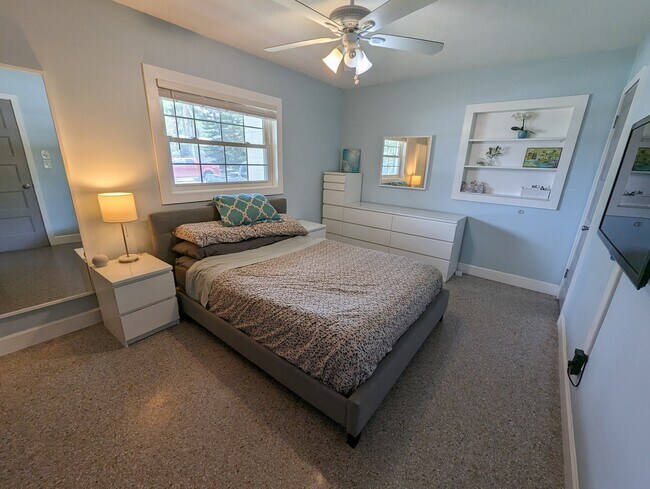 Building Photo - 3701 Ibis Dr