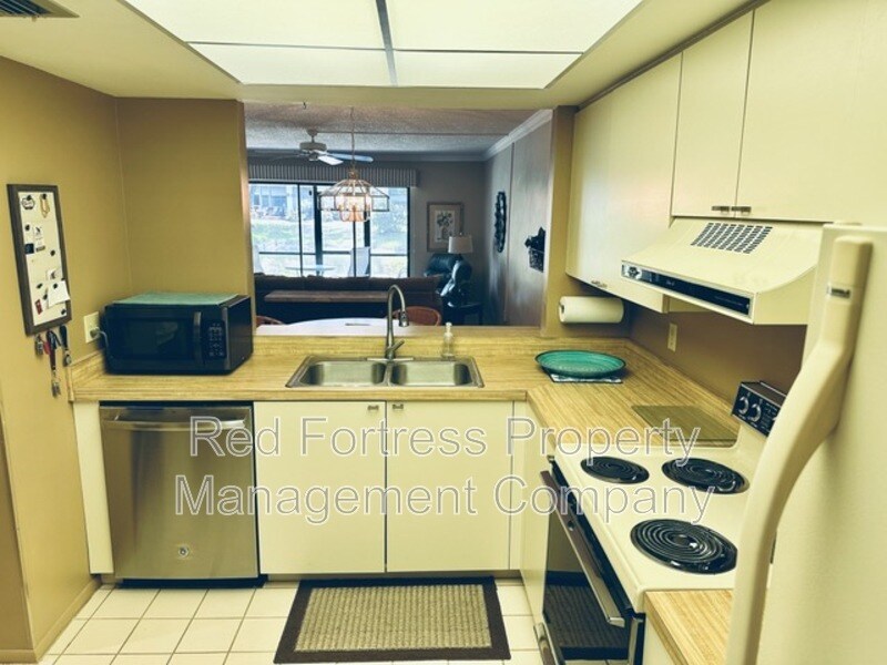 Building Photo - 7113 Quail Run Ct W