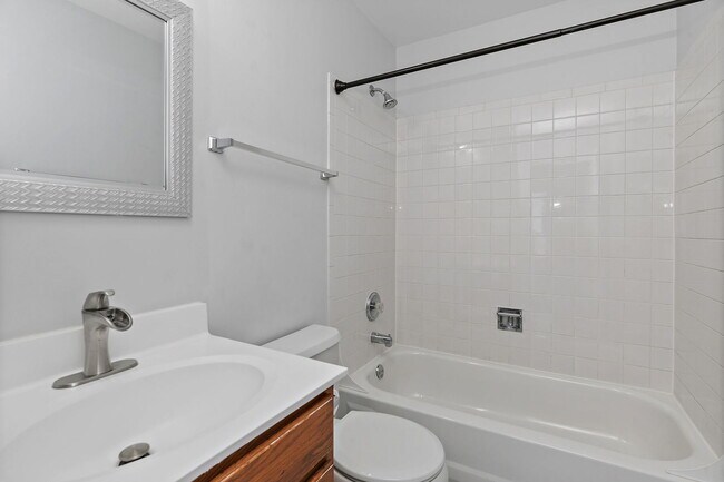 Building Photo - 1441 Orleans Dr