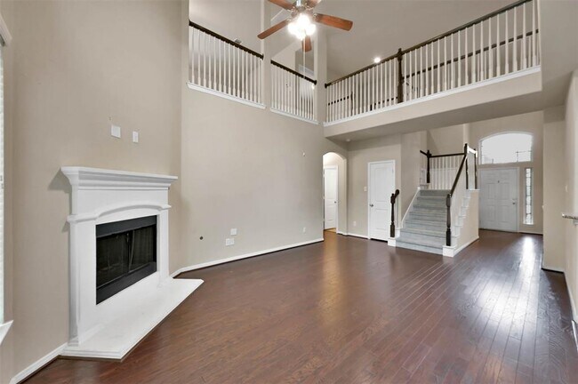 Building Photo - 2458 Garden Falls Dr