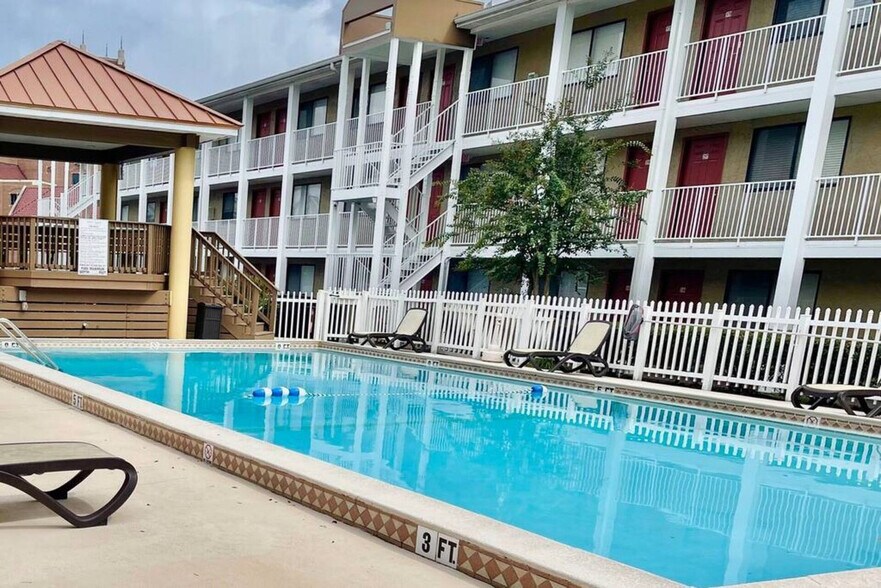 Building Photo - 253 Hayden Rd