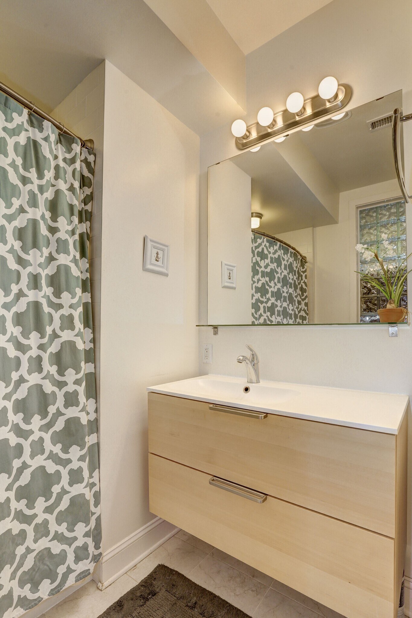 Building Photo - 4114 New Hampshire Ave NW