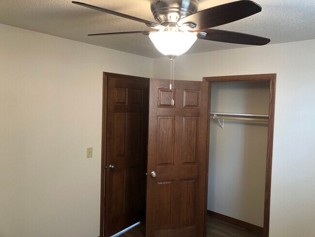 Building Photo - 3515 S West Ave