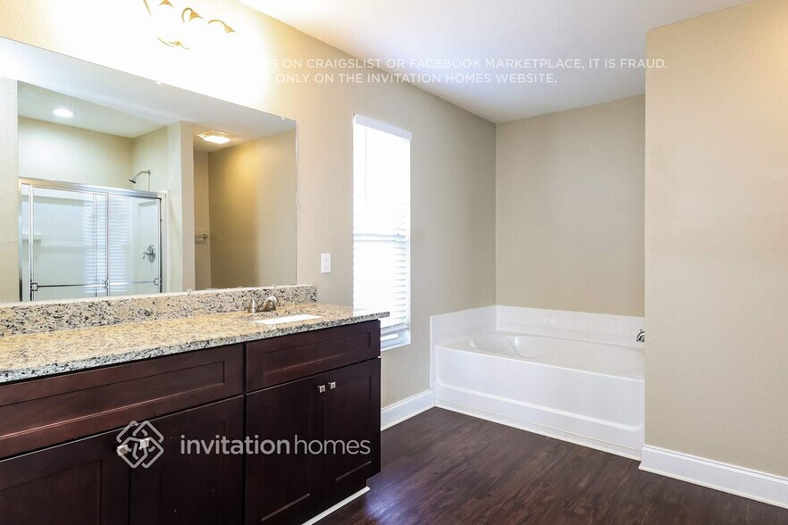 Building Photo - 1040 Sapphire Dr