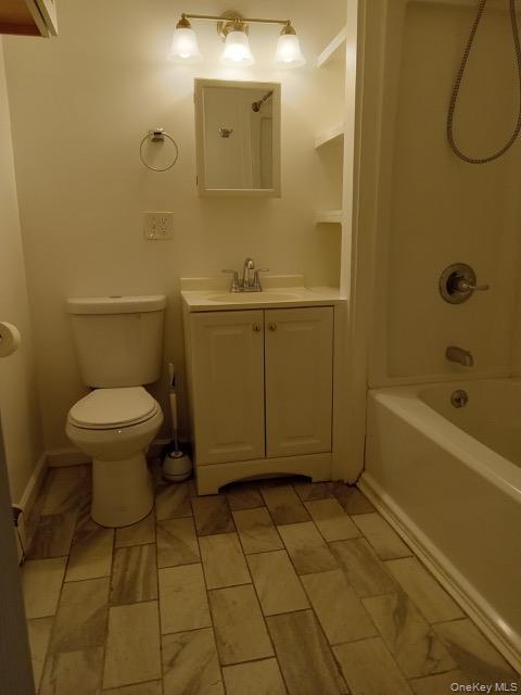 Building Photo - 15 Main St