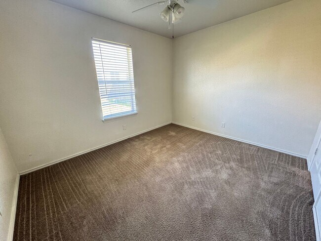 Building Photo - 4-Bedroom House for Rent in Killeen