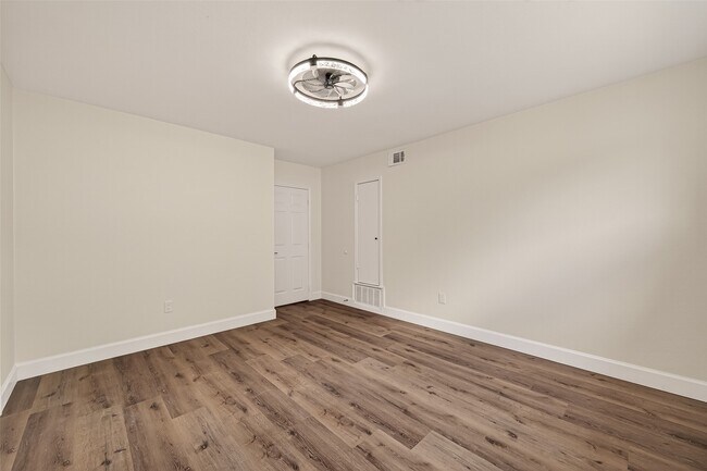 Building Photo - 7714 Renwick Dr