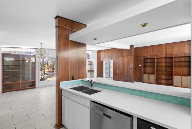 Building Photo - 104 Rosetta Cir