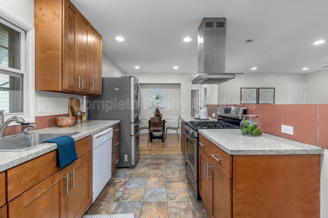 Building Photo - 9551 Cantwell Dr