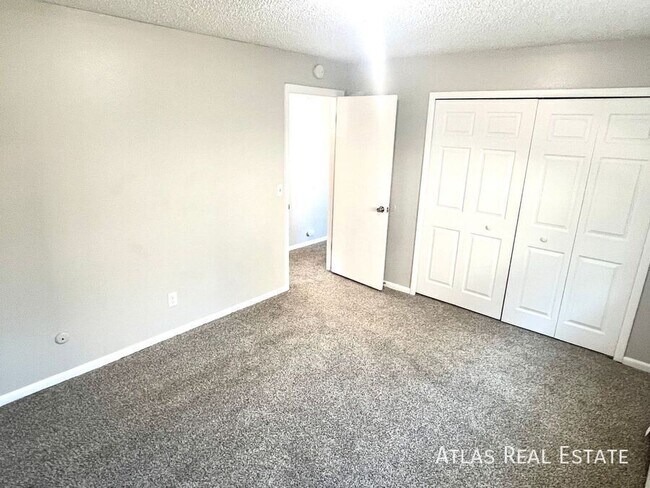 Building Photo - 405 St Vrain Pl