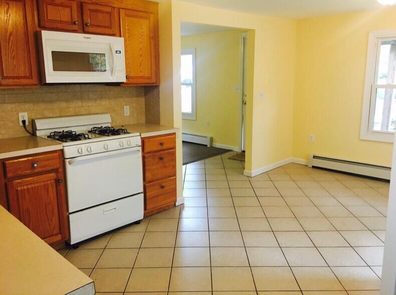 Building Photo - 30 Spring St