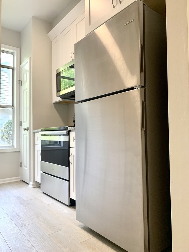 Building Photo - 3-Bedroom Townhome for Rent - Hampton, VA