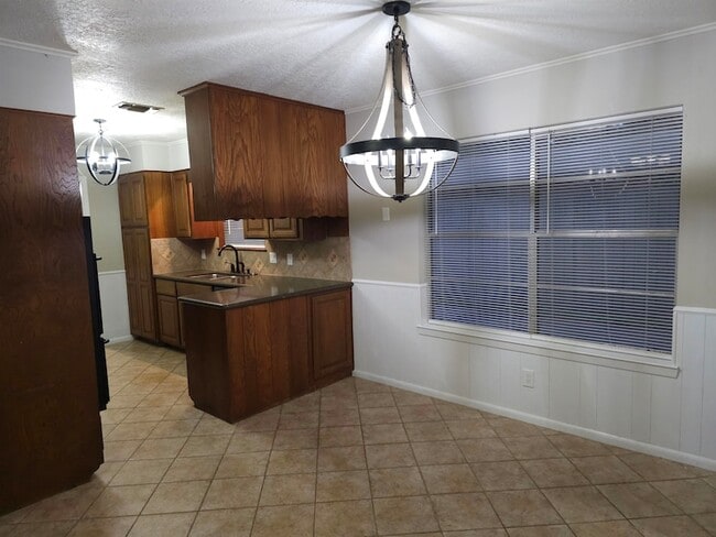 Building Photo - 3008 Tipps Dr