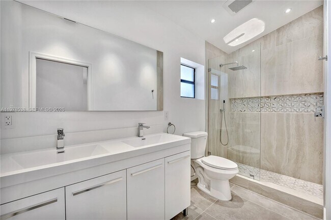 Building Photo - 2616 Carambola Cir N