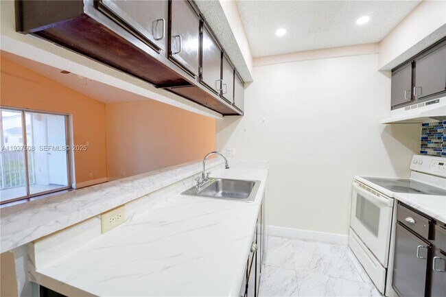 Building Photo - 5686 Rock Island Rd