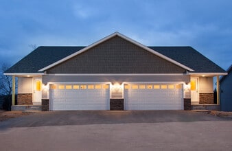 Building Photo - 484 Tracey Ln