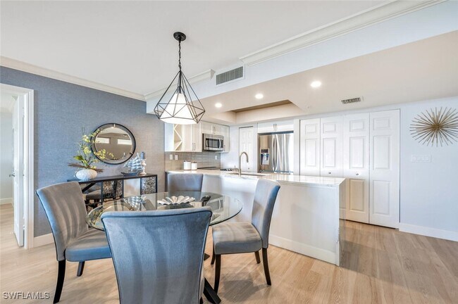 Building Photo - 6849 Grenadier Blvd