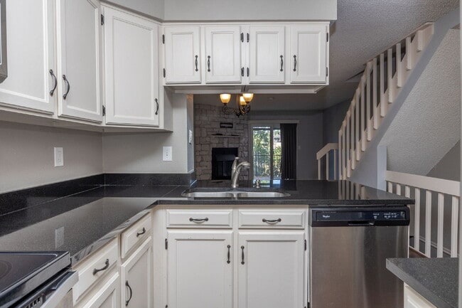 Building Photo - Discover Comfort and Style: Spacious 2-Bed...