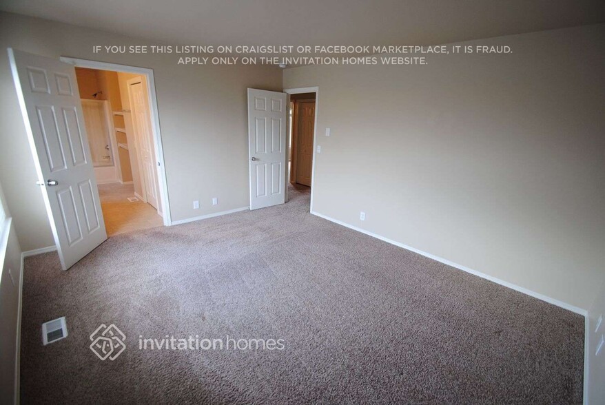 Building Photo - 17804 W Country Club Dr