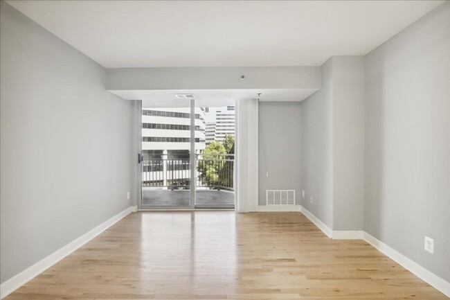 Building Photo - Luxury Building - 6th Floor - 1/1 with a b...