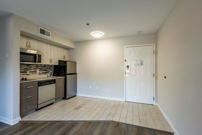 Building Photo - Move in Today @ The Spoke Peachtree Corners-Specials are Limited Time Only! 678-535-9535