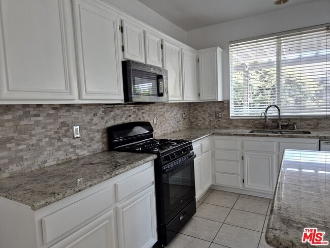 Building Photo - 7637 Pinot Pl