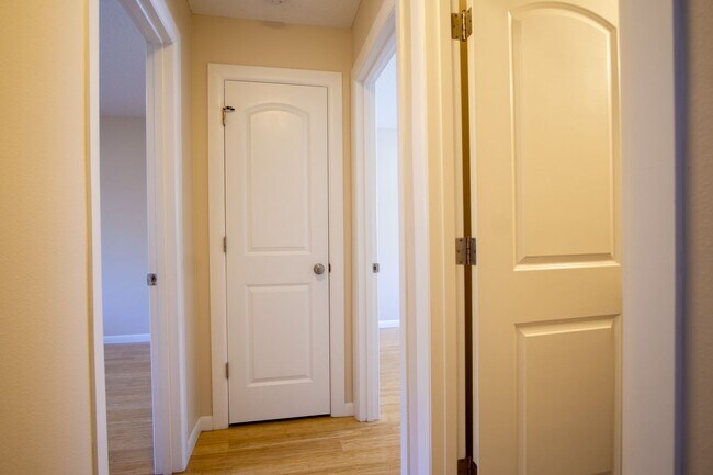Building Photo - Charming St. John's 2-Bedroom Ready Mid-June!