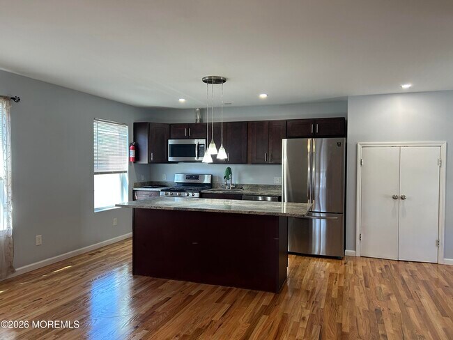 Building Photo - 59 Ridge Ave