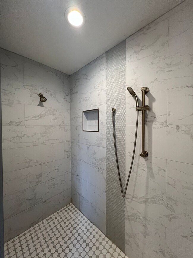 Building Photo - Executive Living