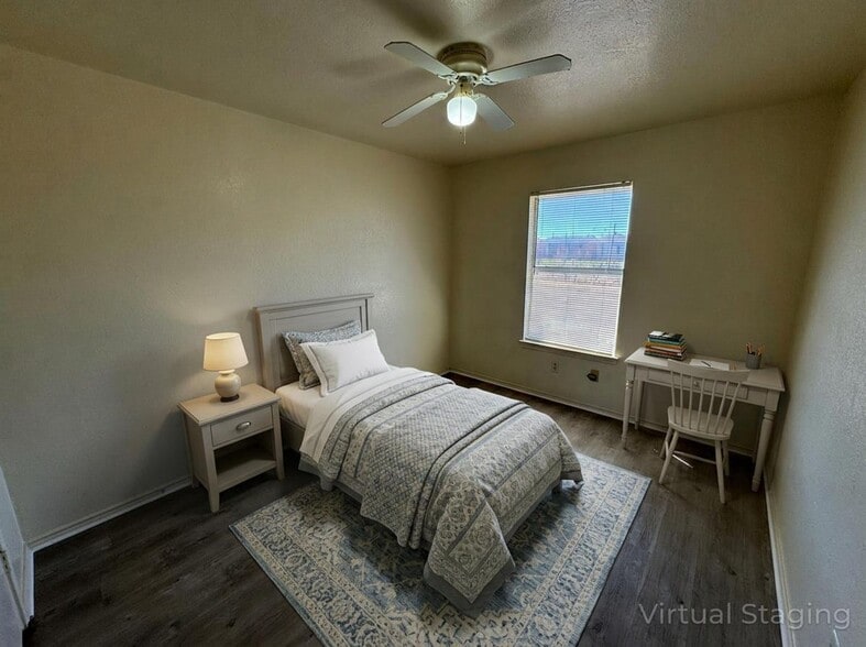 Building Photo - 1709 Cedarhill Dr